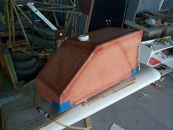 Aux Fuel Tank on Q-200 Main Wing
